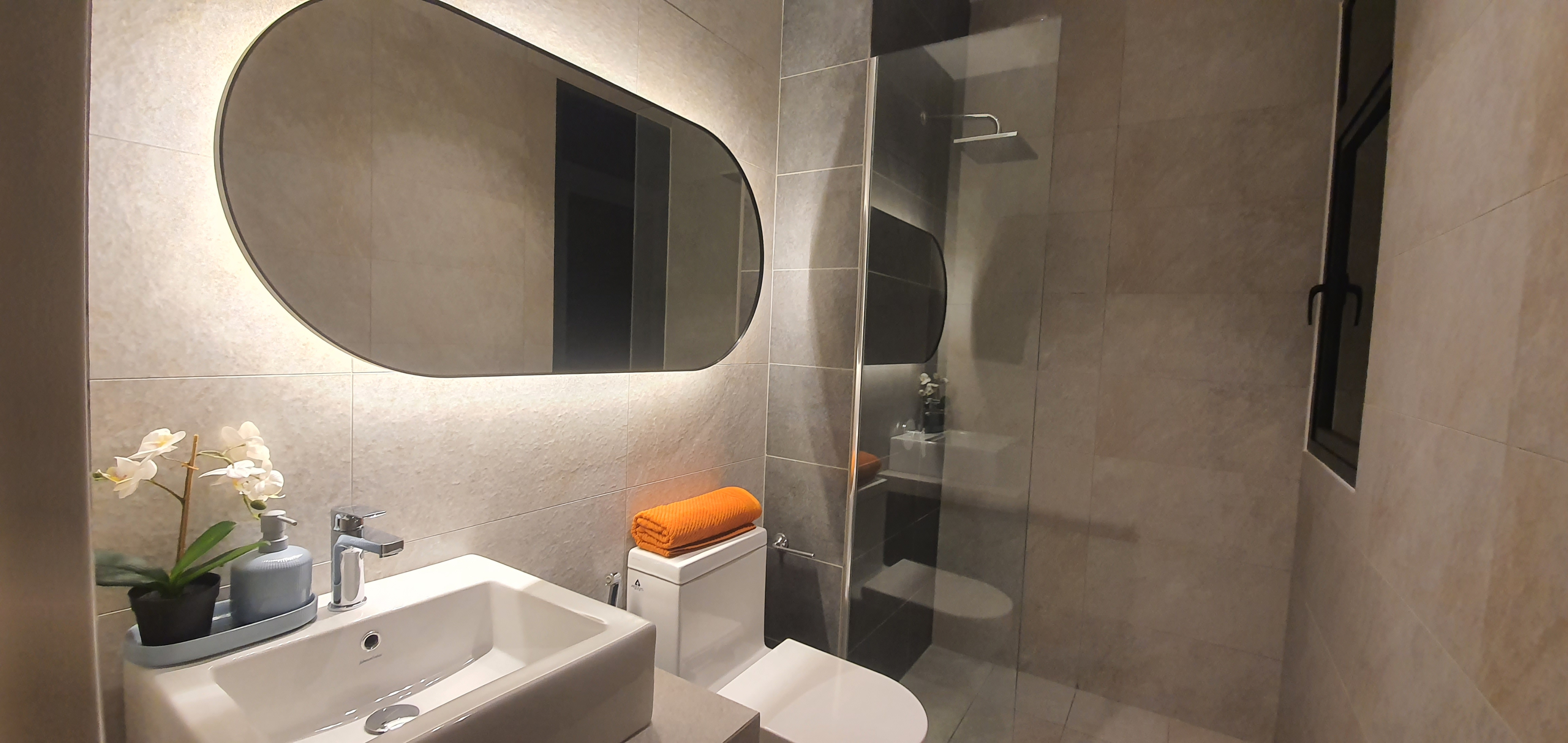 close-up of flowers on vine